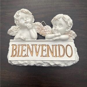 Angel Welcome Plaque "BIENVENIDO" - White and Gold